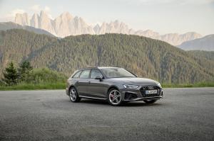 Audi A4 Avant 40 TDI S-Line Quattro 2019 года